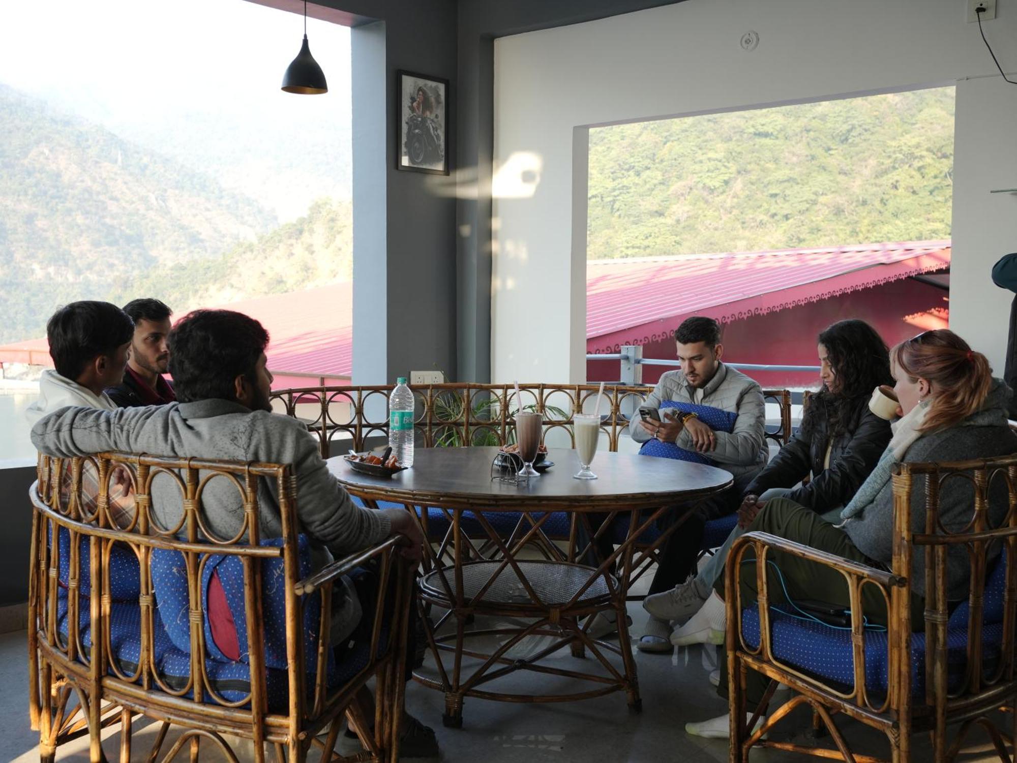 Hostel Skyard Rishikesh, Laxman Jhula Zewnętrze zdjęcie